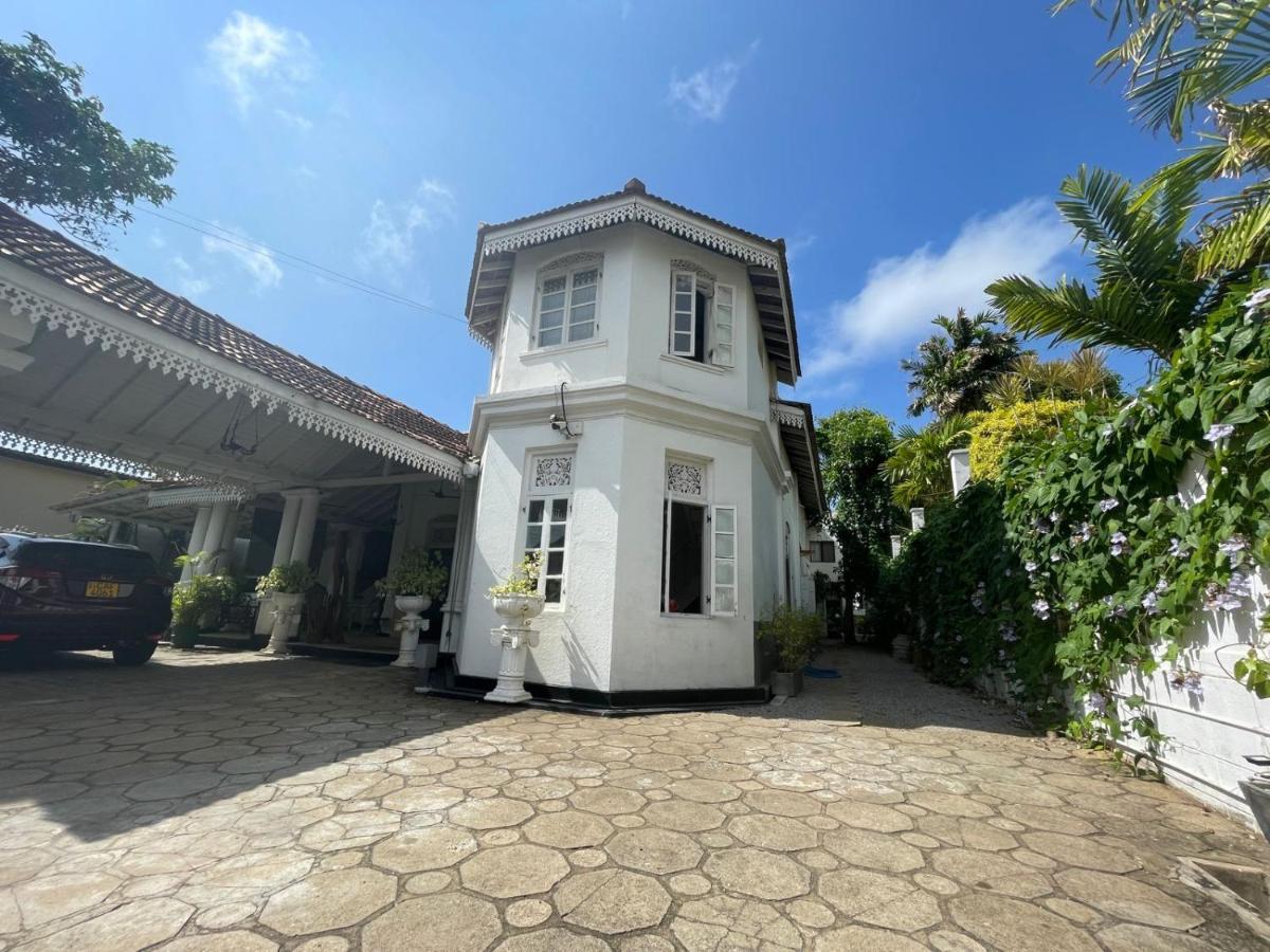 Beverly Villa Dehiwala-Mount Lavinia Bagian luar foto